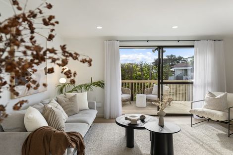 Photo of property in 6 Crosby Road, West Harbour, Auckland, 0618