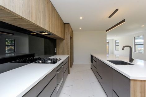 Photo of property in 5 Mackillop Way, Brooklands, New Plymouth, 4310