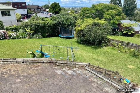 Photo of property in 1/457a Glenfield Road, Glenfield, Auckland, 0629