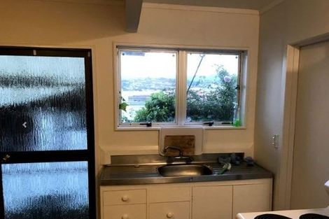 Photo of property in 10 Queens Drive, Kilbirnie, Wellington, 6022