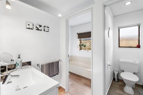 Photo of property in 143 Florence Avenue, Orewa, 0931