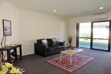 Photo of property in Redwood Village, 39/42 Main Road, Tawa, Wellington, 5028