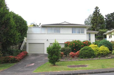 Photo of property in 11 Castleford Street, Green Bay, Auckland, 0604