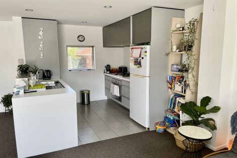 Photo of property in 4/12 Agra Crescent, Khandallah, Wellington, 6035