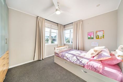 Photo of property in 27 Sladden Street, Naenae, Lower Hutt, 5011