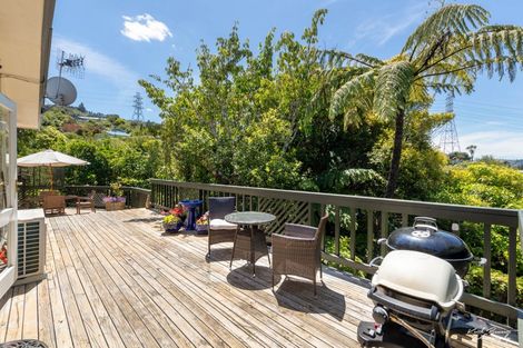 Photo of property in 6 Ardal Grove, Tirohanga, Lower Hutt, 5010