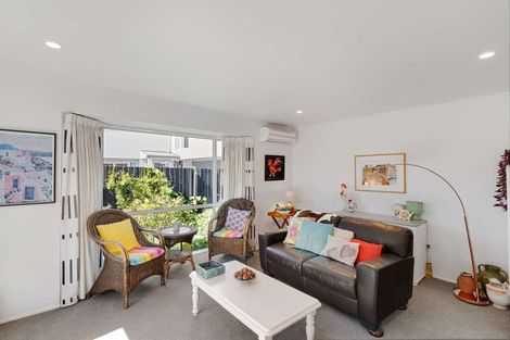 Photo of property in 2/49 Sawyers Arms Road, Northcote, Christchurch, 8052