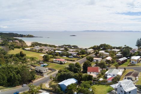 Photo of property in 10 Paradise Road, Coopers Beach, 0420