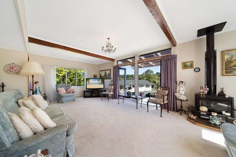 Photo of property in 12 Carter Road, Oratia, Auckland, 0604