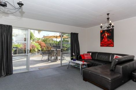 Photo of property in 2/12 Ambury Place, Merrilands, New Plymouth, 4312