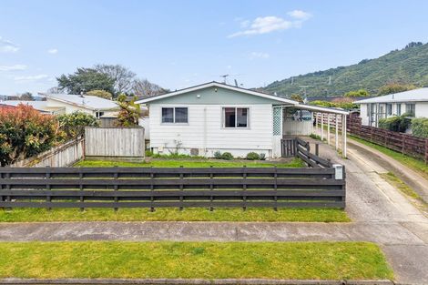 Photo of property in 1/3 Omaha Grove, Totara Park, Upper Hutt, 5018
