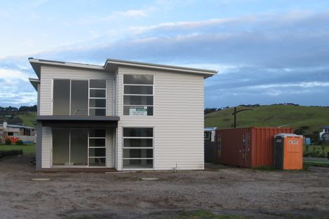 Photo of property in 27 Paraoa Crescent, Omaha, 0986