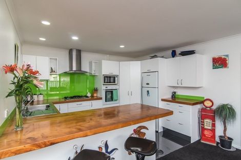 Photo of property in 92 Weggery Drive, Waikanae Beach, Waikanae, 5036