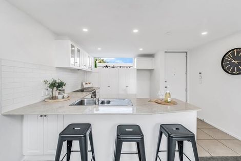 Photo of property in 4/1010 Colombo Street, St Albans, Christchurch, 8014