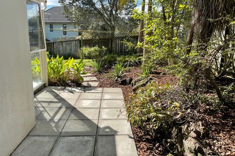 Photo of property in 12 Mandeville Place, Unsworth Heights, Auckland, 0632