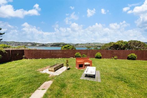 Photo of property in 31 Whanga Crescent, Titahi Bay, Porirua, 5022