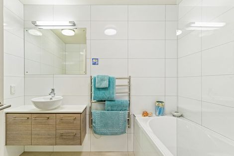 Photo of property in 72 Eaves Bush Parade, Orewa, 0931