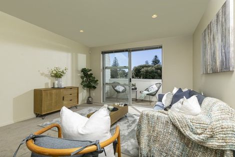 Photo of property in 8/3 Riverside Road, Orewa, 0931