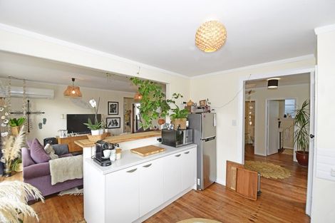 Photo of property in 23 Cumberland Street, Leigh, 0985