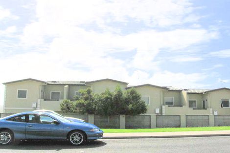 Photo of property in 6/11 Spencer Road, Oteha, Auckland, 0632