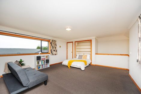 Photo of property in 7 Alpine Grove, Kelvin Grove, Palmerston North, 4414