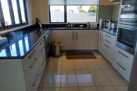 Photo of property in 4 Hillcrest Road, Otumoetai, Tauranga, 3110