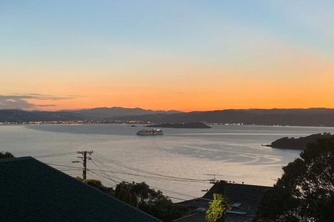 Photo of property in 13 Thane Road, Roseneath, Wellington, 6011