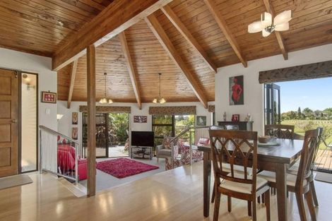 Photo of property in 52 Links View Drive, Omokoroa, 3114