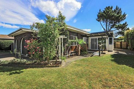 Photo of property in 15 Kirkcaldy Place, Flaxmere, Hastings, 4120