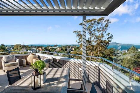 Photo of property in 2/39 Eastcliffe Road, Castor Bay, Auckland, 0620