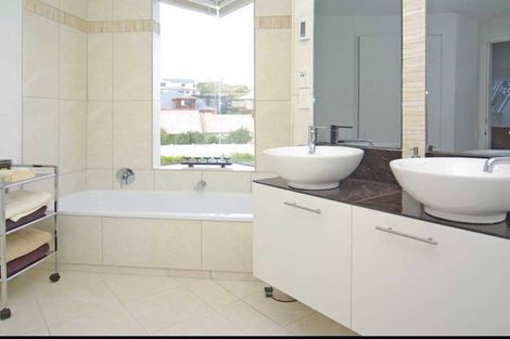 Photo of property in 80 Beacon Hill Road, Strathmore Park, Wellington, 6022