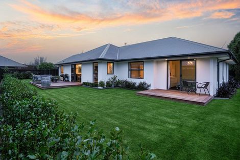 Photo of property in 55 Sequoia Way, Rangiora, 7400