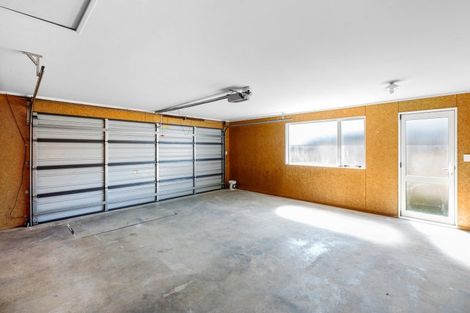 Photo of property in 18 Boston Parade, Kelvin Grove, Palmerston North, 4414