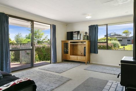 Photo of property in 6 Holland Grove, Richmond Heights, Taupo, 3330