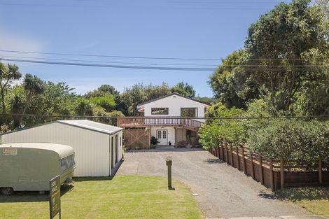 Photo of property in 27 Puriri Road, Waikanae, 5036