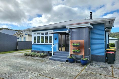 Photo of property in 6 Elizabeth Street, Greymouth, 7805