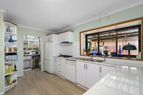 Photo of property in 251 Shakespeare Street, Leamington, Cambridge, 3432