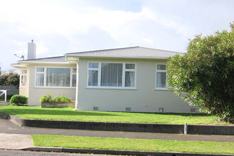 Photo of property in 6 Luton Street, Hokowhitu, Palmerston North, 4410
