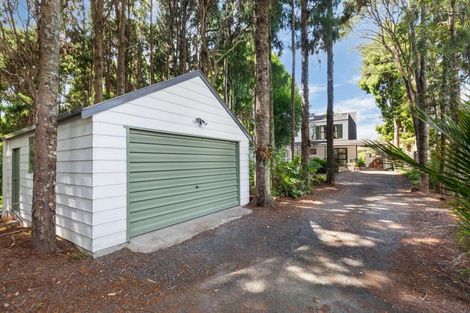 Photo of property in 25 Napuka Road, Henderson Valley, Auckland, 0612