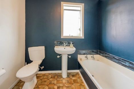 Photo of property in 6 Kaitawa Street, Waikanae Beach, Waikanae, 5036