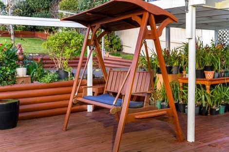 Photo of property in 20 Goodwood Drive, Goodwood Heights, Auckland, 2105