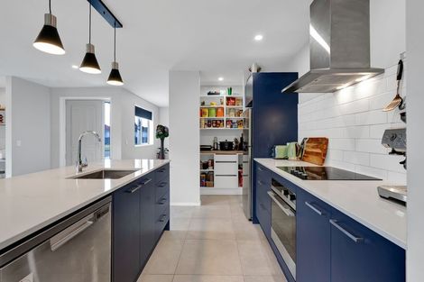 Photo of property in 7 Robbins Crescent, Hawera, 4610