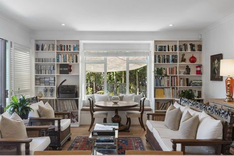 Photo of property in 11a Rodney Road, Northcote Point, Auckland, 0627