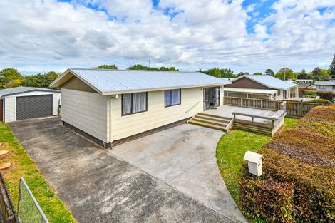 Photo of property in 2 Inca Place, Red Hill, Papakura, 2110
