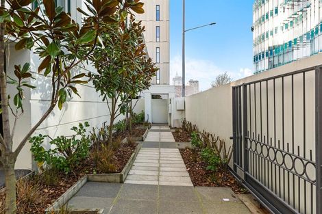 Photo of property in Regent Courts, 2/75 Gloucester Street, Christchurch Central, Christchurch, 8013