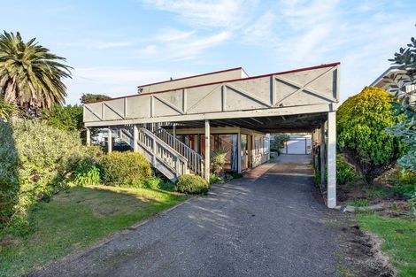 Photo of property in 44 Pinedale Crescent, Riversdale Beach, Masterton, 5872