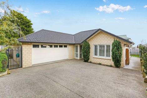 Photo of property in 4 Shepherds Road, Papakura, 2110