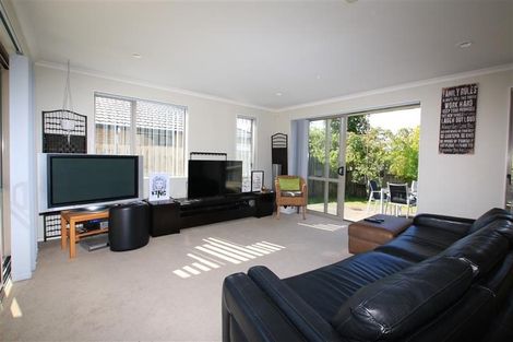 Photo of property in 46 Huntington Park Drive, Greenhithe, Auckland, 0632
