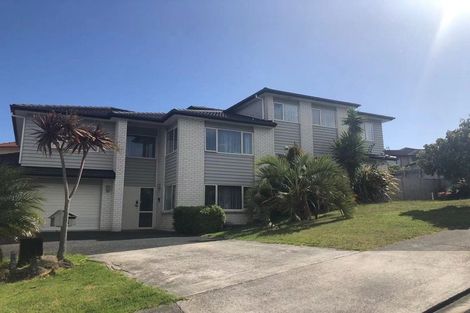 Photo of property in 16 Loughros Place, Pinehill, Auckland, 0632