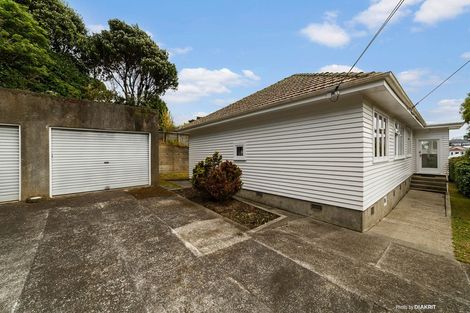 Photo of property in 12c Edinburgh Terrace, Berhampore, Wellington, 6023